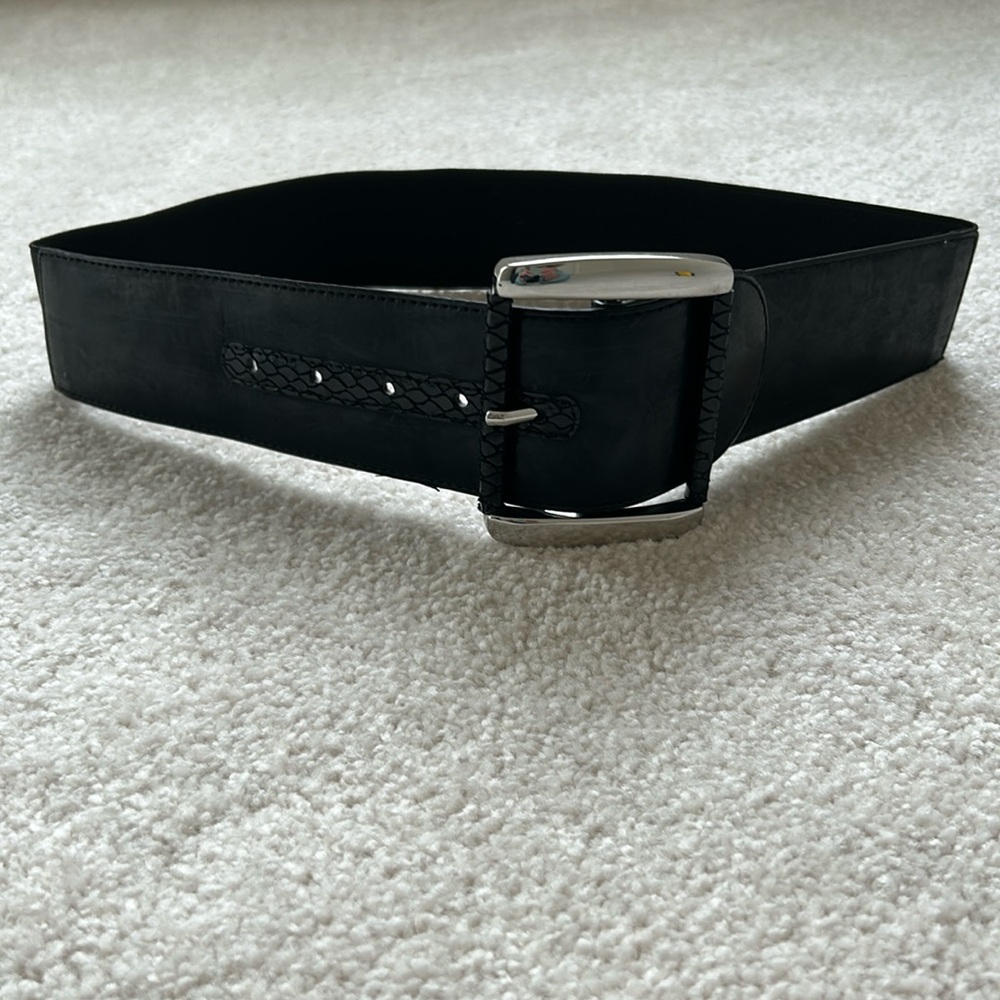 WHBM Black Leather Stretch Belt. Size S